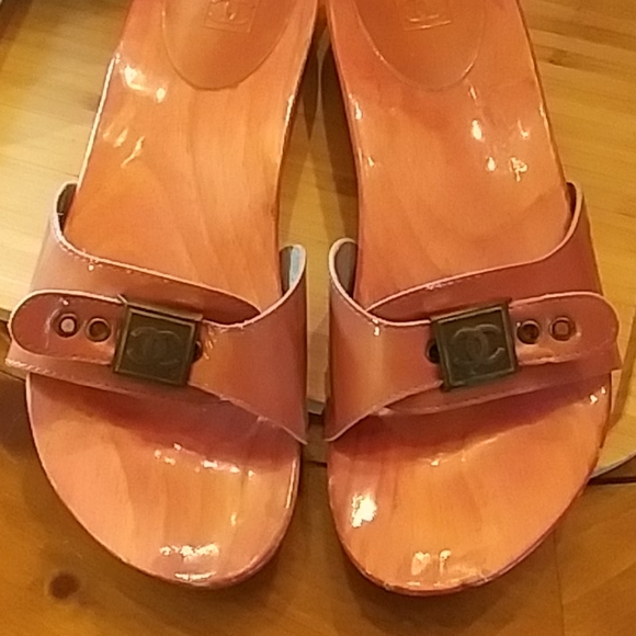 CHANEL Shoes - Channel slides